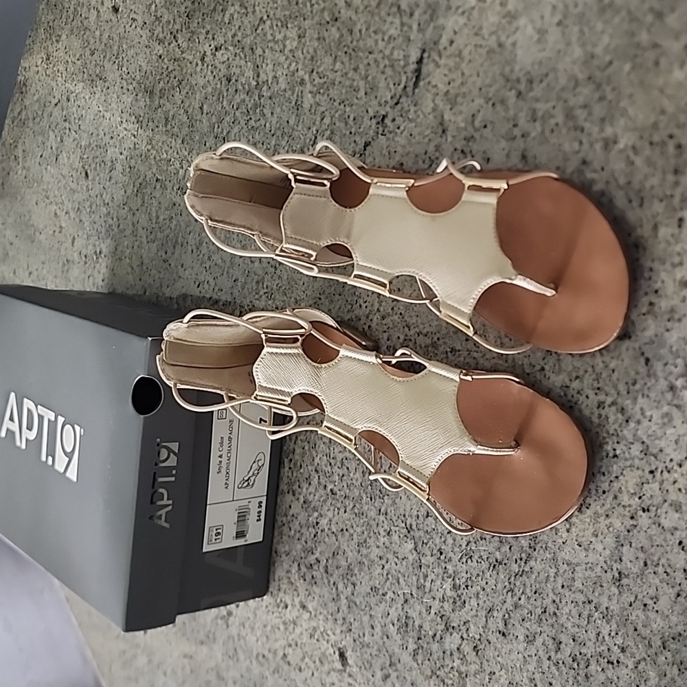 Apt. 9 Apadonia Champagne gold sandal!